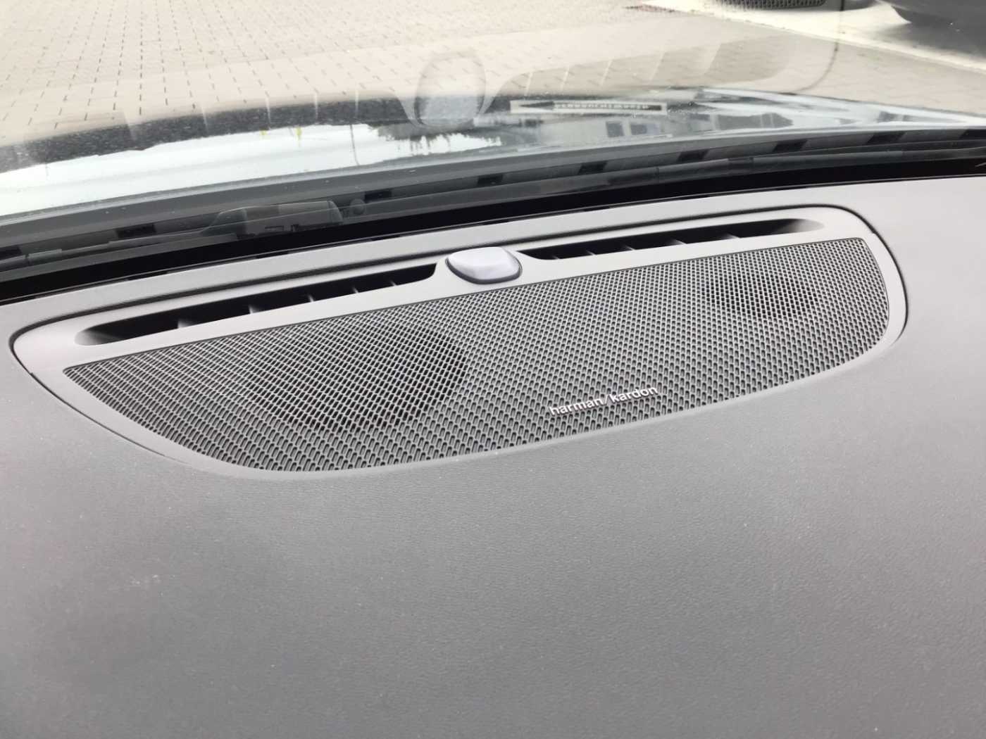 Volvo  T6 Plus Dark AWD Stdhzg. Licht-Paket