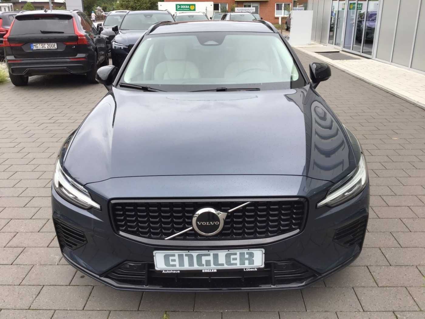 Volvo  T6 Plus Dark AWD Stdhzg. Licht-Paket