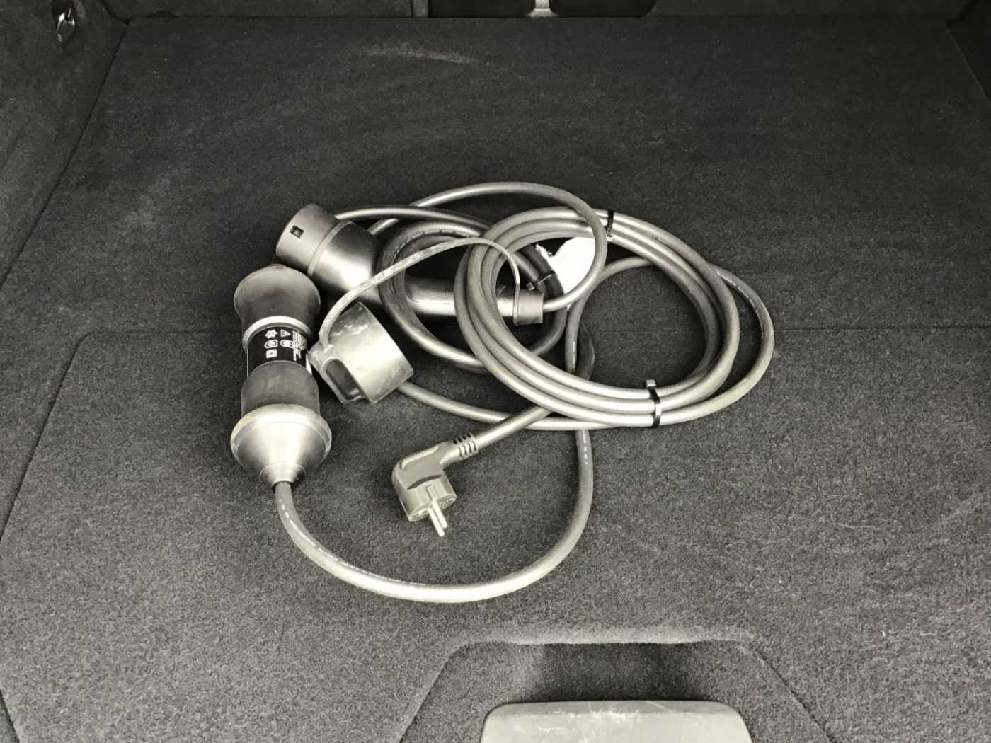 Volvo  T6 Plus Dark AWD Stdhzg. Licht-Paket