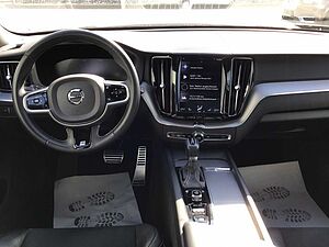 Volvo  D4 R-Design AWD PanoDach AHK Cam Navi