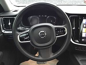 Volvo  D3 Momentum Stdhzg. Cam Navi Keyless