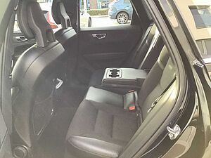 Volvo  D4 Momentum AWD Stdhzg. AHK