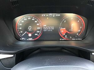 Volvo  D5 R-Design AWD Stdhzg. Navi HUD PanoDach