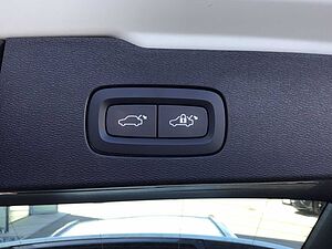 Volvo  T6 Plus Dark AWD Keyless Cam AHK