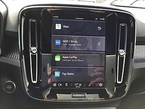 Volvo  B3 (Benzin) Plus Dark Keyless Navi Cam