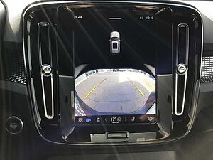 Volvo  B3 (Benzin) Plus Dark Keyless Navi Cam