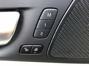 Volvo  B4 (Diesel) Plus Dark Navi Nebel Cam Leder