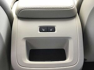 Volvo  B4 (Diesel) Plus Dark Navi Nebel Cam Leder
