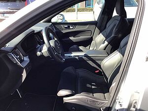 Volvo  T5 R-Design AWD Keyless AHK Navi 360°Cam