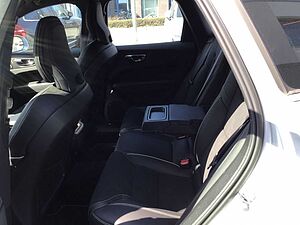 Volvo  T5 R-Design AWD Keyless AHK Navi 360°Cam