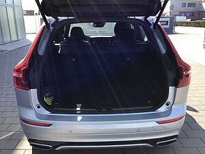 Volvo  T5 R-Design AWD Keyless AHK Navi 360°Cam