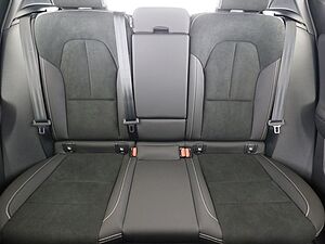 Volvo  B4 (Benzin) Ultra Dark PanoDach Keyless Cam