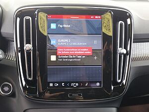 Volvo  B4 (Benzin) Ultra Dark PanoDach Keyless Cam