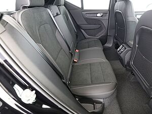 Volvo  B4 (Benzin) Ultra Dark PanoDach Keyless Cam