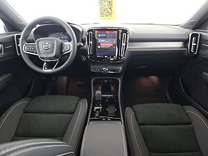 Volvo  B4 (Benzin) Ultra Dark PanoDach Keyless Cam