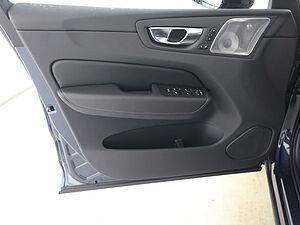 Volvo  B5 (Benzin) Ultra Dark AWD PanoDach Leder