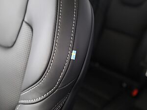 Volvo  B5 (Benzin) Ultra Dark AWD PanoDach Leder