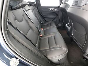 Volvo  B5 (Benzin) Ultra Dark AWD PanoDach Leder