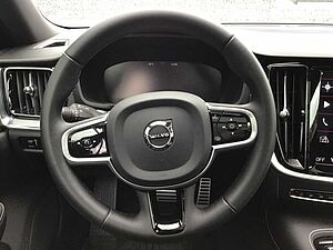 Volvo  T6 Plus Dark AWD PanoDach Cam