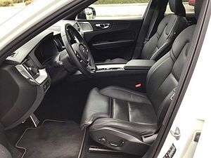 Volvo  B5 R-Design AWD PanoDach Stdhzg. 360° Cam