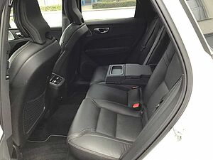 Volvo  B5 R-Design AWD PanoDach Stdhzg. 360° Cam