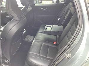 Volvo  T6 Momentum Pro AWD Cam Navi Leder