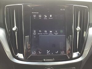 Volvo  T6 Momentum Pro AWD Cam Navi Leder