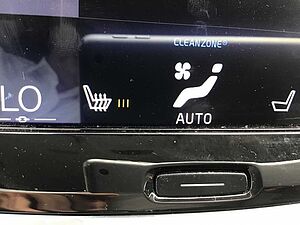 Volvo  T6 Momentum Pro AWD Cam Navi Leder