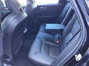 Volvo  B4 (Diesel) Momentum Pro AHK Leder Alu