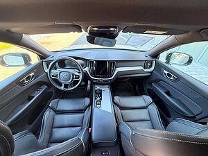 Volvo  B4 (Benzin) R-Design Stdhzg. Cam AHK