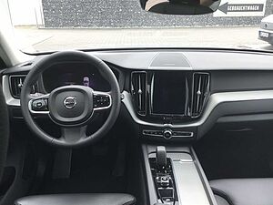 Volvo  B4 (Benzin) Plus Dark PanoDach Leder Allwet