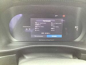 Volvo  Core Recharge Pure Electric Stdhzg. Cam