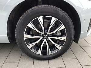 Volvo  B4 (Diesel) Plus Dark 360° Cam Navi Leder