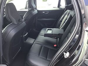 Volvo  T8 Inscription AWD PanoDach AHK Navi Leder