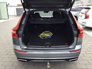 Volvo  T8 R-Design AWD Cam HUD PanoDach AHK