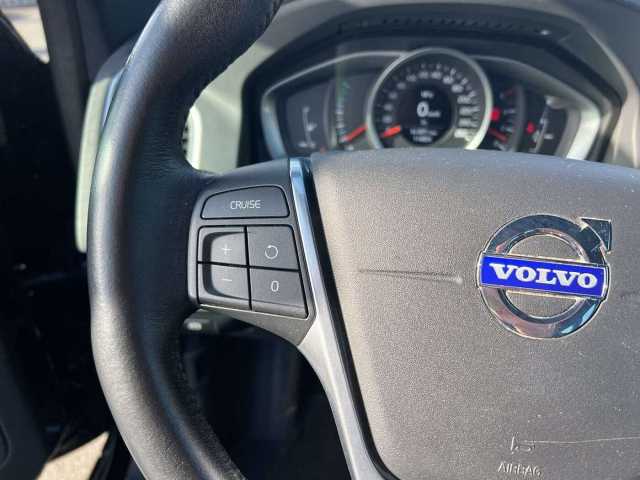 Volvo  D3 2.0l Momentum/StzHZ vorn/Navi/CD-Player