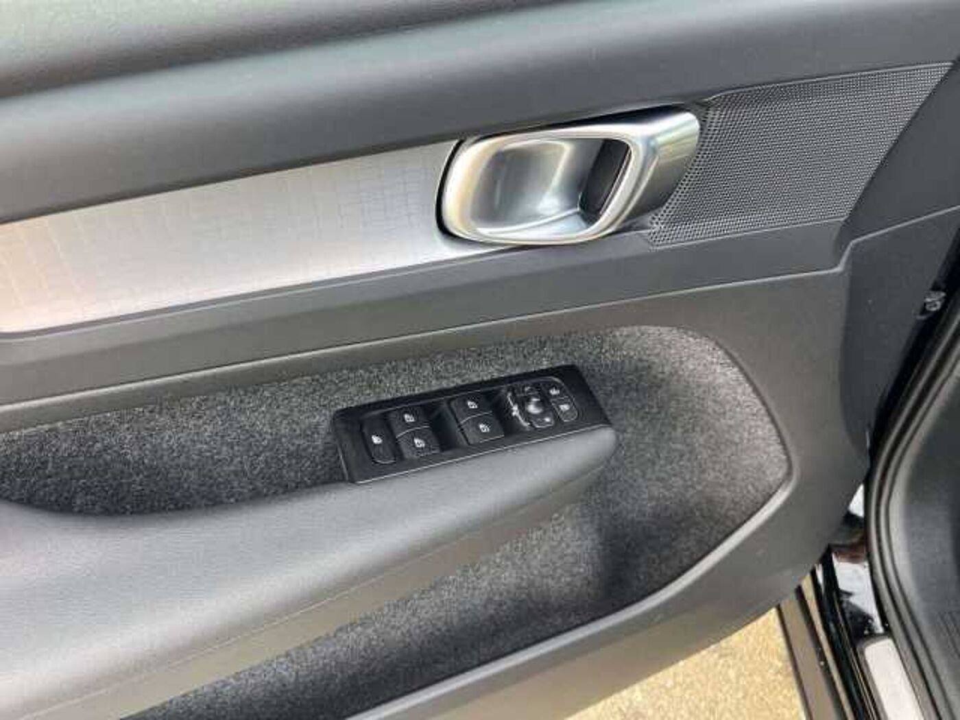 Volvo  T4 Recharge Inscription Expression