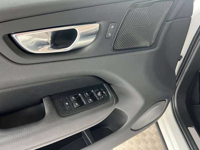 Volvo  B5 D AWD Momentum Pro Geartronic