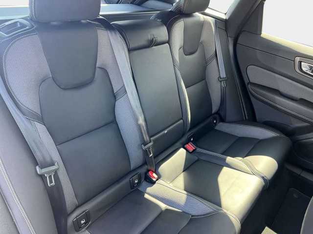 Volvo  B4 D Mild-Hybrid R Design Autom. /DAB+