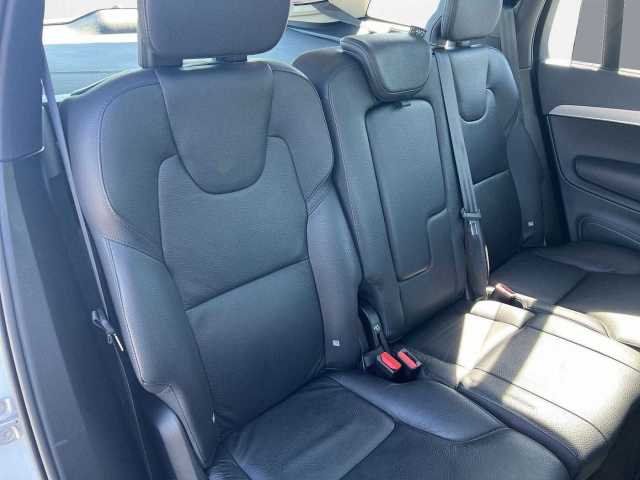 Volvo  B5 D AWD Autom. Momentum Pro/7-Sitzer