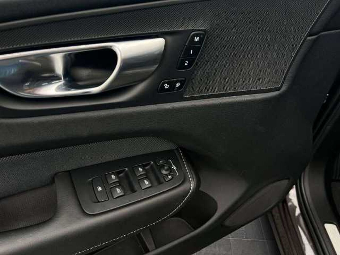 Volvo  B4 D R Design Geartronic/Keyless/360°RFK