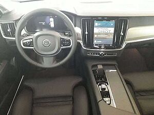 Volvo  Plus B4 D AWD Aut. +activeLED