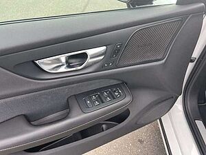 Volvo  D4 Geartronic R Design/StzHZ vorn+hinten/DAB