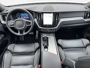 Volvo  B4 R Design Geartronic/Panorama/Keyless