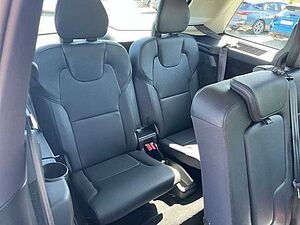 Volvo  B5 D AWD Autom. Momentum Pro/7-Sitzer