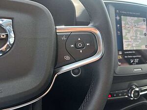 Volvo  T3 Geartronic Momentum Core