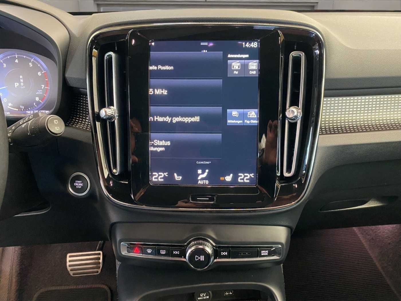 Volvo  T3- R Design AHK AUT Kam. Navi Virtual LED