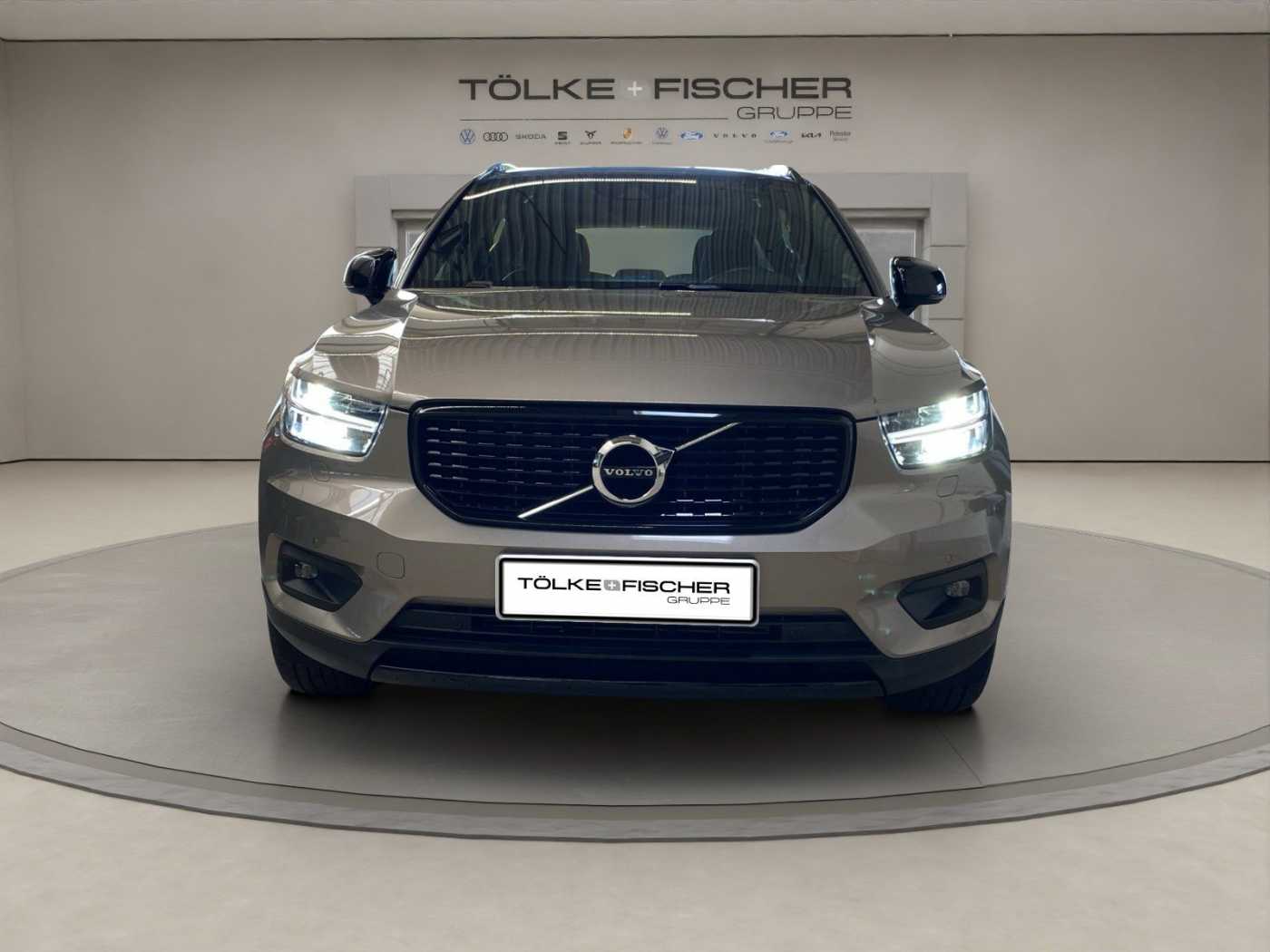 Volvo  T3- R Design AHK AUT Kam. Navi Virtual LED