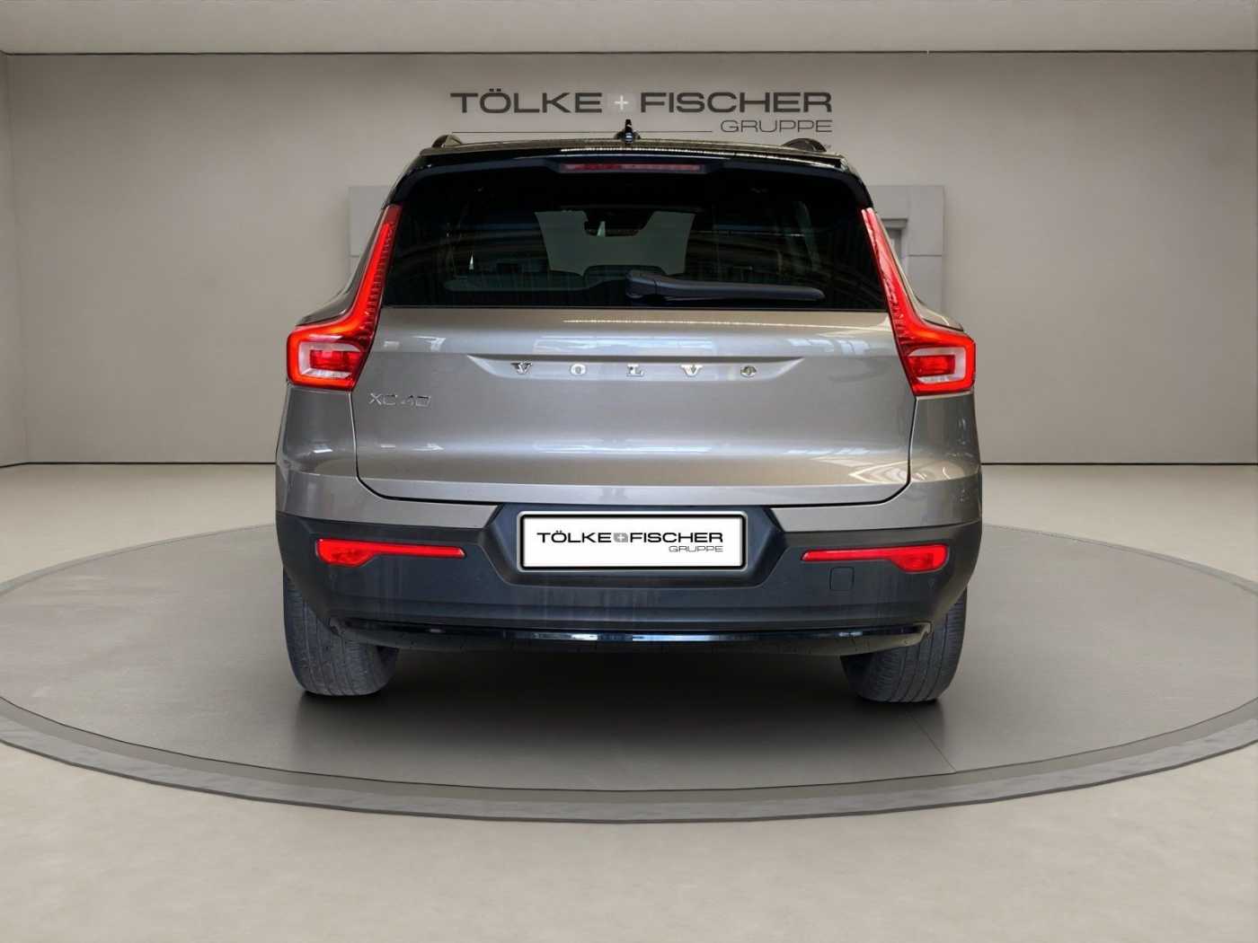 Volvo  T3- R Design AHK AUT Kam. Navi Virtual LED
