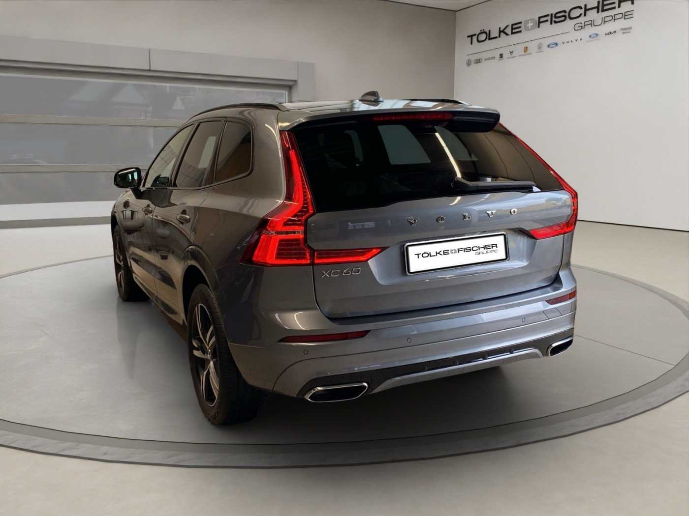 Volvo  B4 (Diesel)- R Design ACC AUT Kam. Navi 360